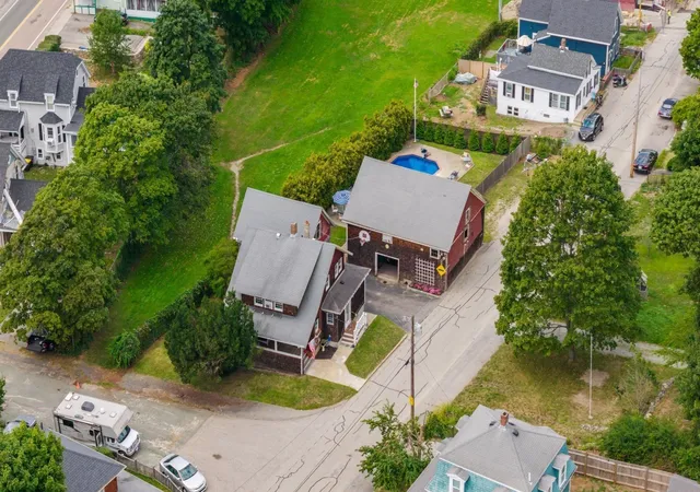 Photo 3 of Single family home for sale at 117 Spring St, Hull, MA 02045 | MLS# 73574790 | Listing updated on 2026-09-13