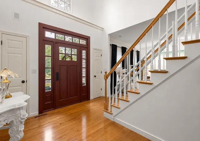 Photo 2 of Sale Pending at 10 Holly Ln, Beverly, MA 01915 | MLS# 73572753 | Listing updated on 2026-09-30