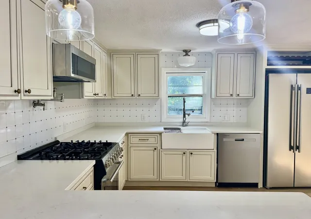 Photo 3 of Single family home for sale at 18 Hurley Ave, Dracut, MA 01826 | MLS# 73574903 | Listing updated on 2026-09-16