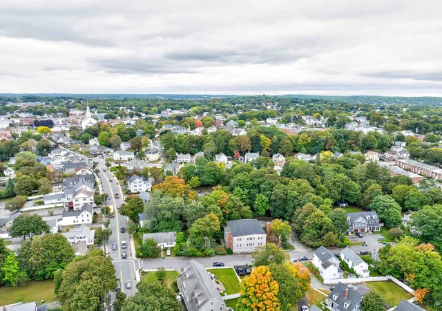 Listing Photo 1 - Condo for sale in building located at 10 Beacon St, Woburn, MA 01801 - Unit #103