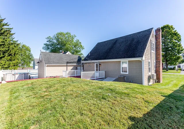 Photo 4 of Single family home for sale at 71 Sycamore St, Swansea, MA 02777 | MLS# 73575000 | Listing updated on 2026-09-11