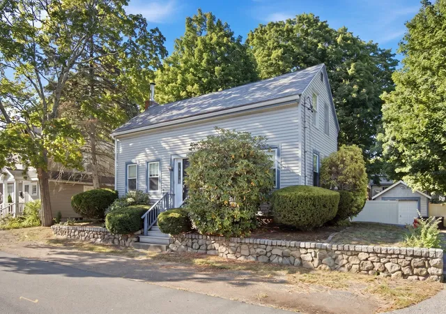 Photo 2 of Single family home for sale at 330 Haven St, Reading, MA 01867 | MLS# 73577920 | Listing updated on 2026-10-10