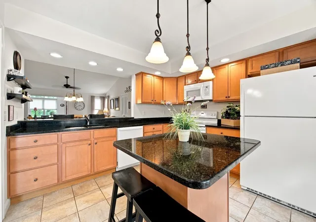 Photo 3 of Sale Pending at 9 Parc Pl #2, Southampton, MA 01073 | MLS# 73571038 | Listing updated on 2026-09-15
