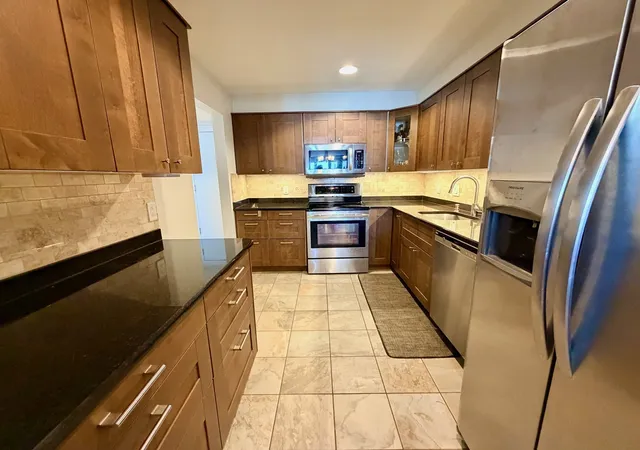 Photo 3 of Condo for sale at 1001 Marina Dr #705, Quincy, MA 02171 | MLS# 73570917 | Listing updated on 2026-09-06