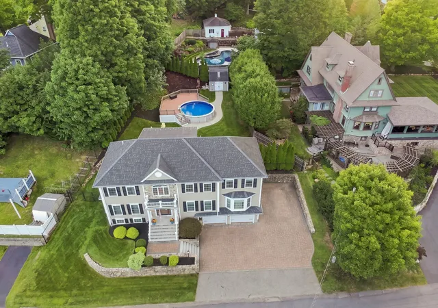 Photo 3 of Single family home for sale at 5 Dell Ave, Wakefield, MA 01880 | MLS# 73574972 | Listing updated on 2026-09-14