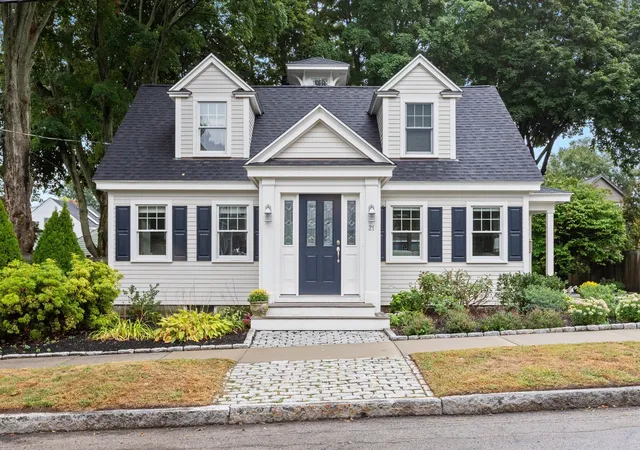 Photo 1 of Sale Pending at 21 Broad St, Newburyport, MA 01950 | MLS# 73572151 | Listing updated on 2026-09-29
