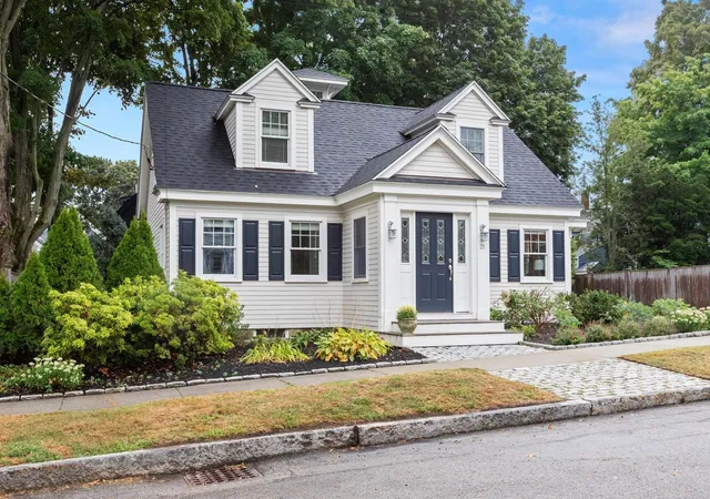 Photo 2 of Sale Pending at 21 Broad St, Newburyport, MA 01950 | MLS# 73572151 | Listing updated on 2026-09-29