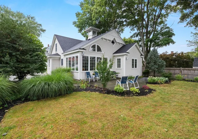 Photo 3 of Sale Pending at 21 Broad St, Newburyport, MA 01950 | MLS# 73572151 | Listing updated on 2026-09-29
