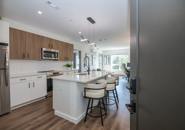 Listing Photo 3 - Condo for sale in building located at 203 Lowell St, Wilmington, MA 01887 - Unit #317