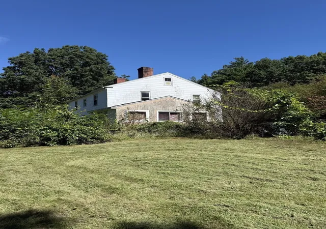 Photo 3 of Single family home for sale at 153 Johnny Appleseed Ln, Leominster, MA 01453 | MLS# 73579903 | Listing updated on 2026-09-30