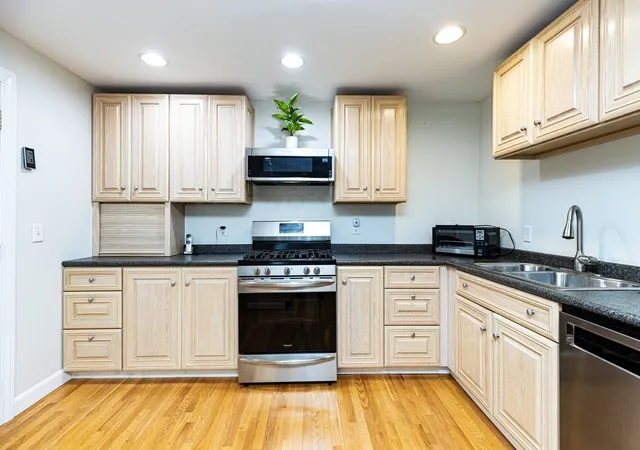 Photo 3 of Sale Pending at 31 Sargent St #31, North Andover, MA 01845 | MLS# 73575854 | Listing updated on 2026-09-27