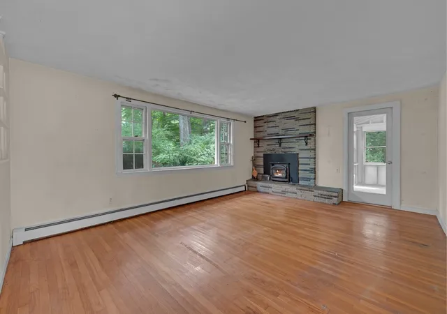 Photo 2 of Sale Pending at 21 Wells Park Rd, Sturbridge, MA 01566 | MLS# 73570562 | Listing updated on 2026-10-05