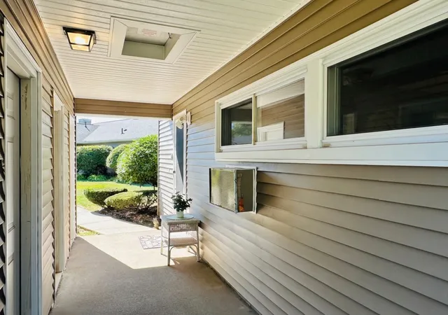 Photo 2 of Sale Pending at 162 Horseshoe Dr #162, Chicopee, MA 01022 | MLS# 73570890 | Listing updated on 2026-09-23
