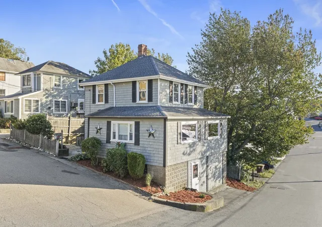 Photo 3 of Single family home for sale at 3 Pecksuot Rd, North Weymouth, MA 02191 | MLS# 73584876 | Listing updated on 2026-10-04