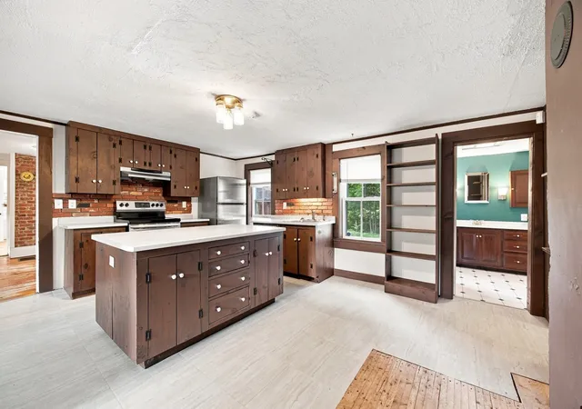 Photo 3 of Single family home for sale at 114 Old Amherst Rd, Sunderland, MA 01375 | MLS# 73572783 | Listing updated on 2026-09-12