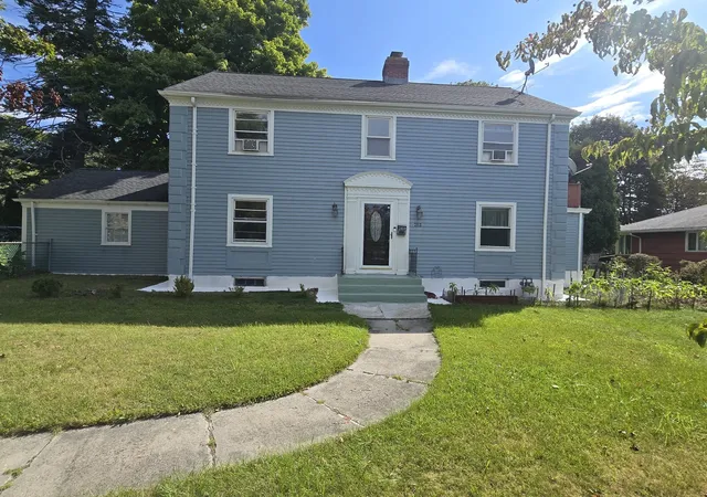 Photo 1 of Single family home for sale at 203 Burncoat St, Worcester, MA 01606 | MLS# 73579424 | Listing updated on 2026-09-29