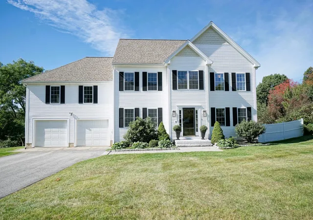 Single family home for sale at 5 Overlook Cir, Haverhill, MA 01835 | MLS# 73578769