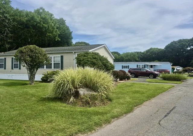 Photo 3 of Manufactured home for sale at 47 Nantucket Dr #47, Taunton, MA 02780 | MLS# 73571854 | Listing updated on 2026-09-11