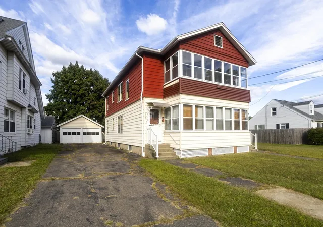 Listing Photo 2 - Condo for sale in building located at 485 E St, Chicopee, MA 01020