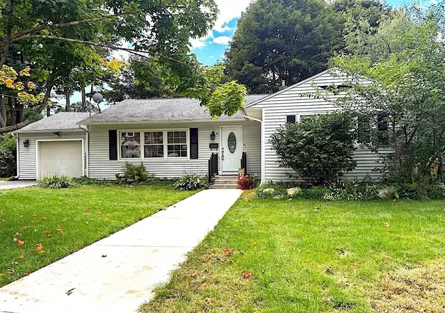 Photo 1 of Single family home for sale at 40 Atherton, Nashua, NH 03064 | MLS# 73574747 | Listing updated on 2026-09-11