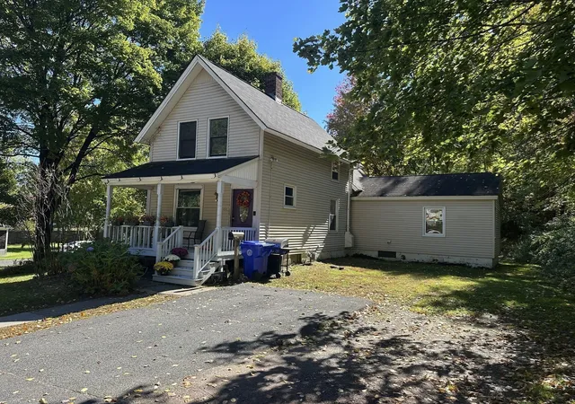 Photo 3 of Single family home for sale at 22 Laurel, Greenfield, MA 01301 | MLS# 73587507 | Listing updated on 2026-10-16