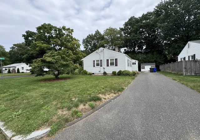 Photo 2 of Single family home for sale at 115 Burns Ave, Springfield, MA 01119 | MLS# 73571318 | Listing updated on 2026-09-11