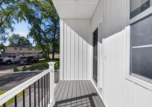 Photo 3 of Single family home for sale at 11 Lorenzo St, Worcester, MA 01604 | MLS# 73583719 | Listing updated on 2026-10-03