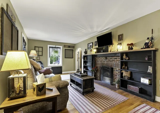 Photo 4 of Sale Pending at 138 Purchase St, Milford, MA 01757 | MLS# 73572953 | Listing updated on 2026-09-11