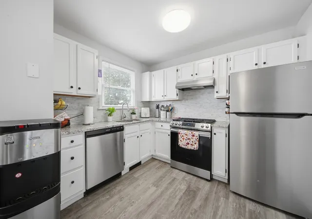 Listing Photo 5 - Condo for sale in building located at 111 Cambridge St, Lawrence, MA 01843 - Unit #B