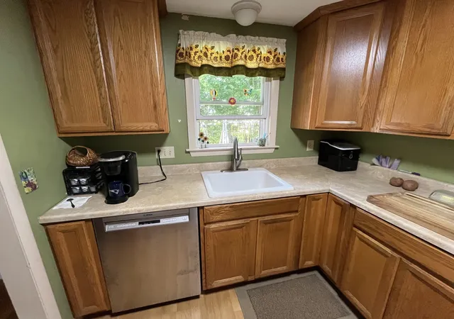 Photo 4 of Single family home for sale at 89 Porter Rd, Marlborough, MA 01752 | MLS# 73572609 | Listing updated on 2026-09-14