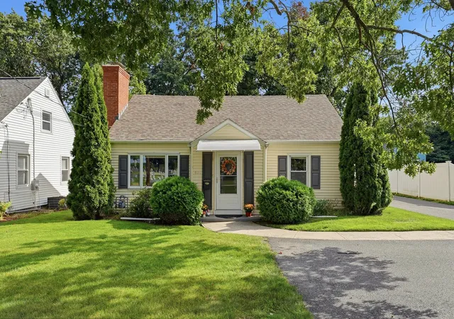 Photo 1 of Sale Pending at 401 Kings Hwy, West Springfield, MA 01089 | MLS# 73575521 | Listing updated on 2026-10-02