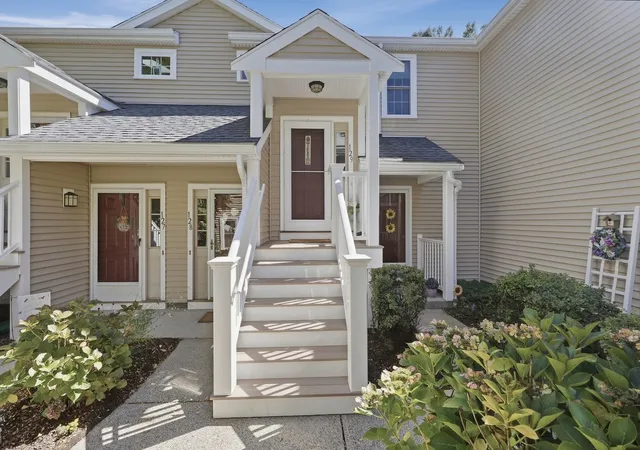 Photo 1 of Sale Pending at 129 Tyson Cmns Ln #129, Braintree, MA 02184 | MLS# 73578947 | Listing updated on 2026-10-13