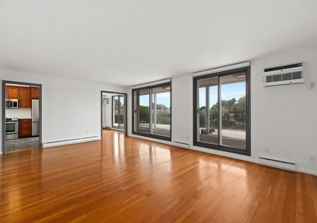 Listing Photo 4 - Condo for sale in building located at 20 Hamilton Rd, Arlington, MA 02474 - Unit #401
