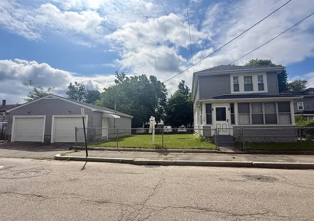 Photo 3 of Sale Pending at 18 Ford St, Brockton, MA 02301 | MLS# 73572618 | Listing updated on 2026-10-03