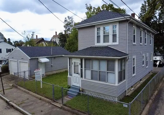 Photo 4 of Sale Pending at 18 Ford St, Brockton, MA 02301 | MLS# 73572618 | Listing updated on 2026-10-03