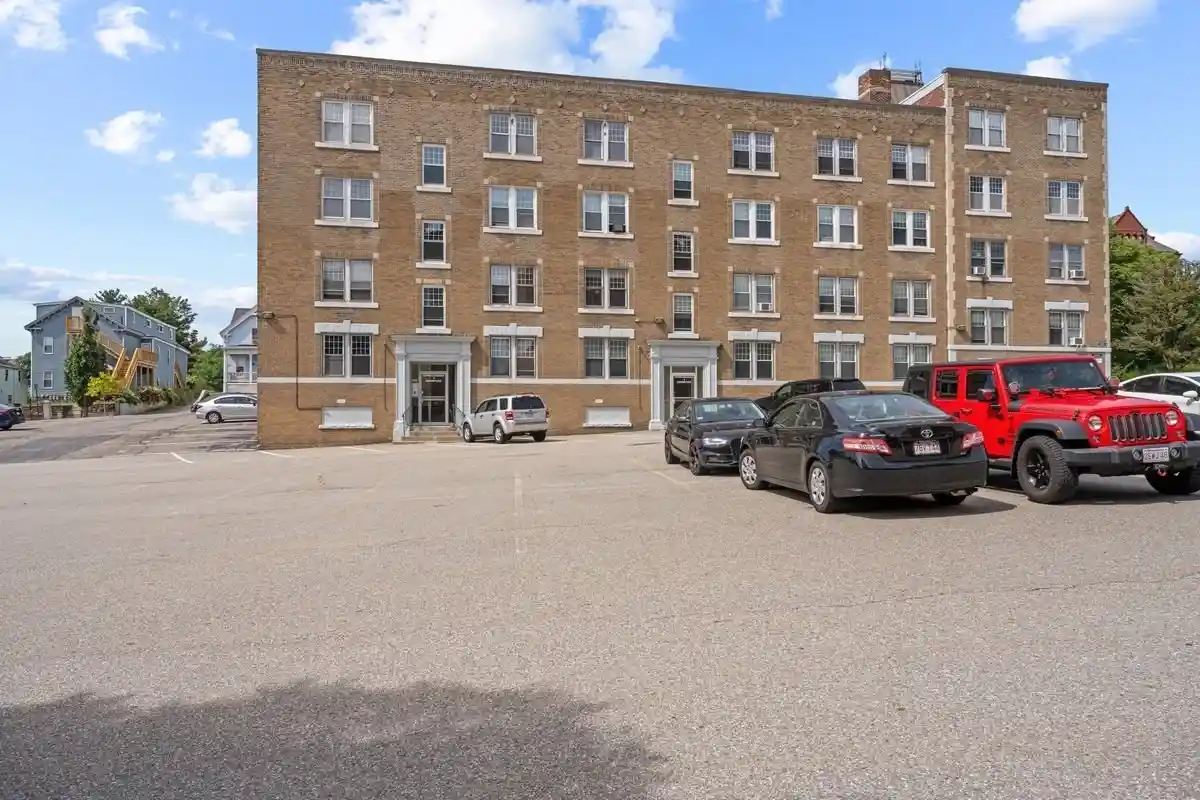 Listing Photo 1 - Condo for sale in 6 Chatham Pl located at 6 Chatham Pl, Worcester, MA 01609 - Unit 6 Chatham Pl