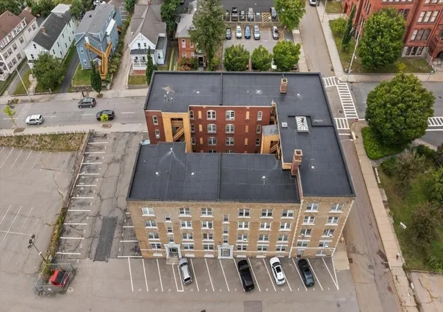 Listing Photo 5 - Condo for sale in building located at 6 Chatham Pl, Worcester, MA 01609 - Unit #8