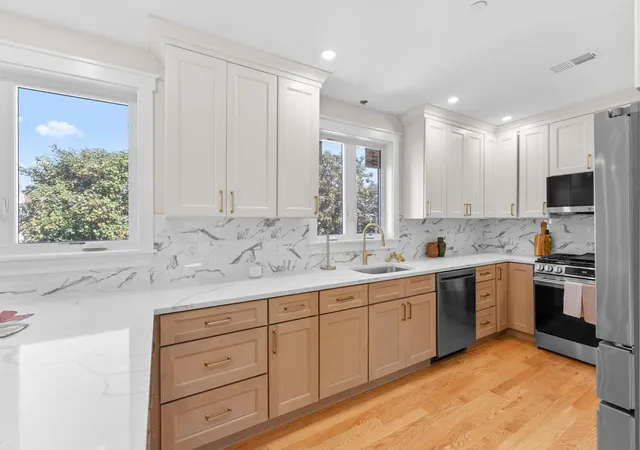 Photo 2 of Condo for sale at 194 Washington Ave #3, Winthrop, MA 02152 | MLS# 73575705 | Listing updated on 2026-09-14
