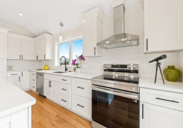 Listing Photo 5 - Condo for sale in building located at 2 Old County Rd, Salisbury, MA 01952 - Unit #5