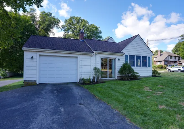 Photo 3 of Single family home for sale at 122 Maple St, Norwood, MA 02062 | MLS# 73580119 | Listing updated on 2026-10-09