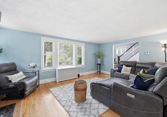 Photo 3 of Single family home for sale at 31 Wildrose Ave, Worcester, MA 01602 | MLS# 73579053 | Listing updated on 2026-10-01