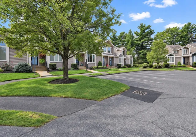 Photo 3 of Condo for sale at 340 Centre #8, Rockland, MA 02370 | MLS# 73588777 | Listing updated on 2026-10-28