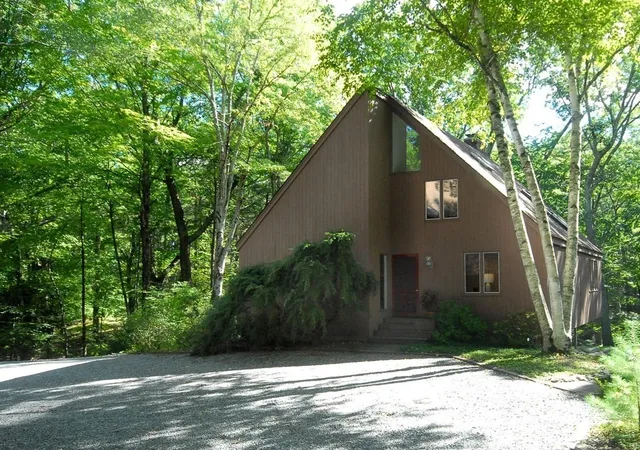 Photo 2 of Sale Pending at 111 S Great Rd, Lincoln, MA 01773 | MLS# 73574613 | Listing updated on 2026-10-01