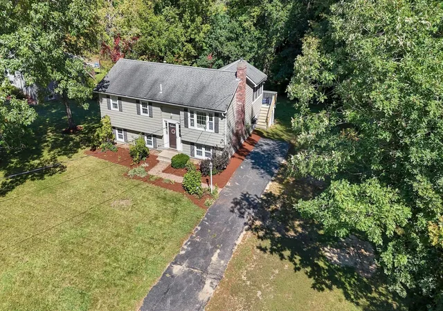 Single family home for sale at 7 Hickory Dr, Townsend, MA 01469 | MLS# 73583165