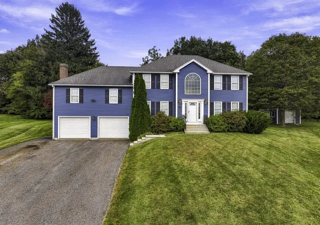 Photo 1 of Single family home for sale at 10 Jonathan Cir, Rutland, MA 01543 | MLS# 73583735 | Listing updated on 2026-10-06