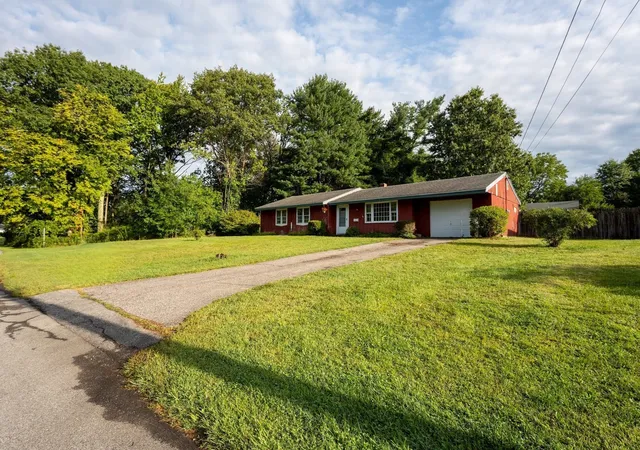 Photo 2 of Single family home for sale at 9 Lynnwood Ave, Swansea, MA 02777 | MLS# 73571270 | Listing updated on 2026-09-06