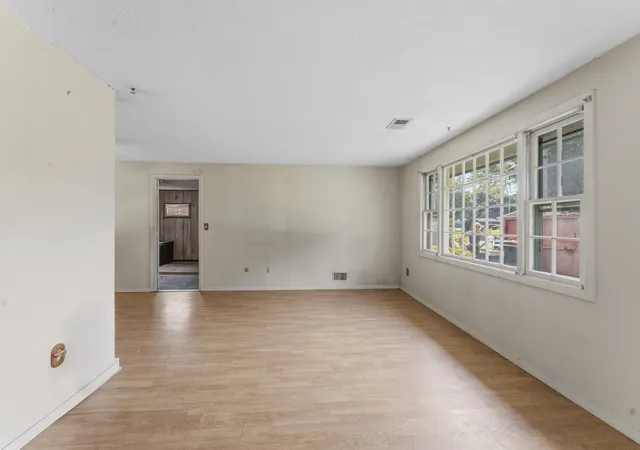 Photo 3 of Single family home for sale at 9 Lynnwood Ave, Swansea, MA 02777 | MLS# 73571270 | Listing updated on 2026-09-06