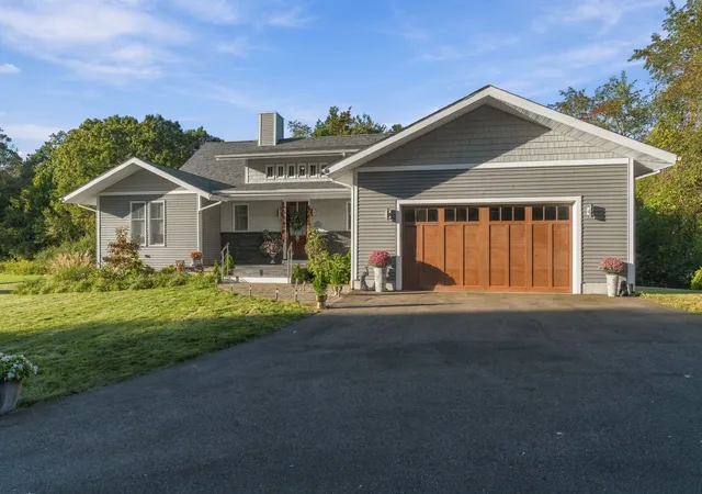 Photo 2 of Single family home for sale at 685c Curtis Cor, Wakefield, RI 02879 | MLS# 73589012 | Listing updated on 2026-10-13