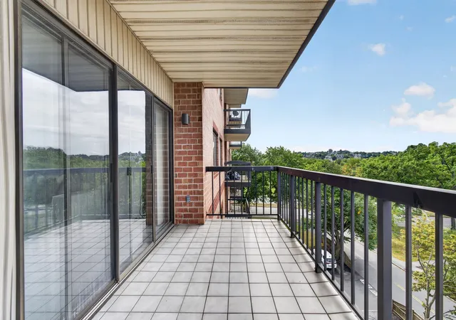 Listing Photo 4 - Condo for sale in building located at 3920 Mystic Vly Pkwy, Medford, MA 02155 - Unit #522