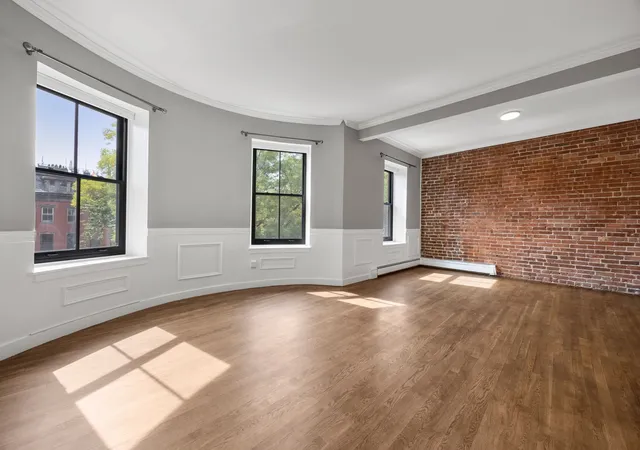 Photo 3 of Condo for sale at 28 Worcester Sq #4, Boston, MA 02118 | MLS# 73580810 | Listing updated on 2026-09-26